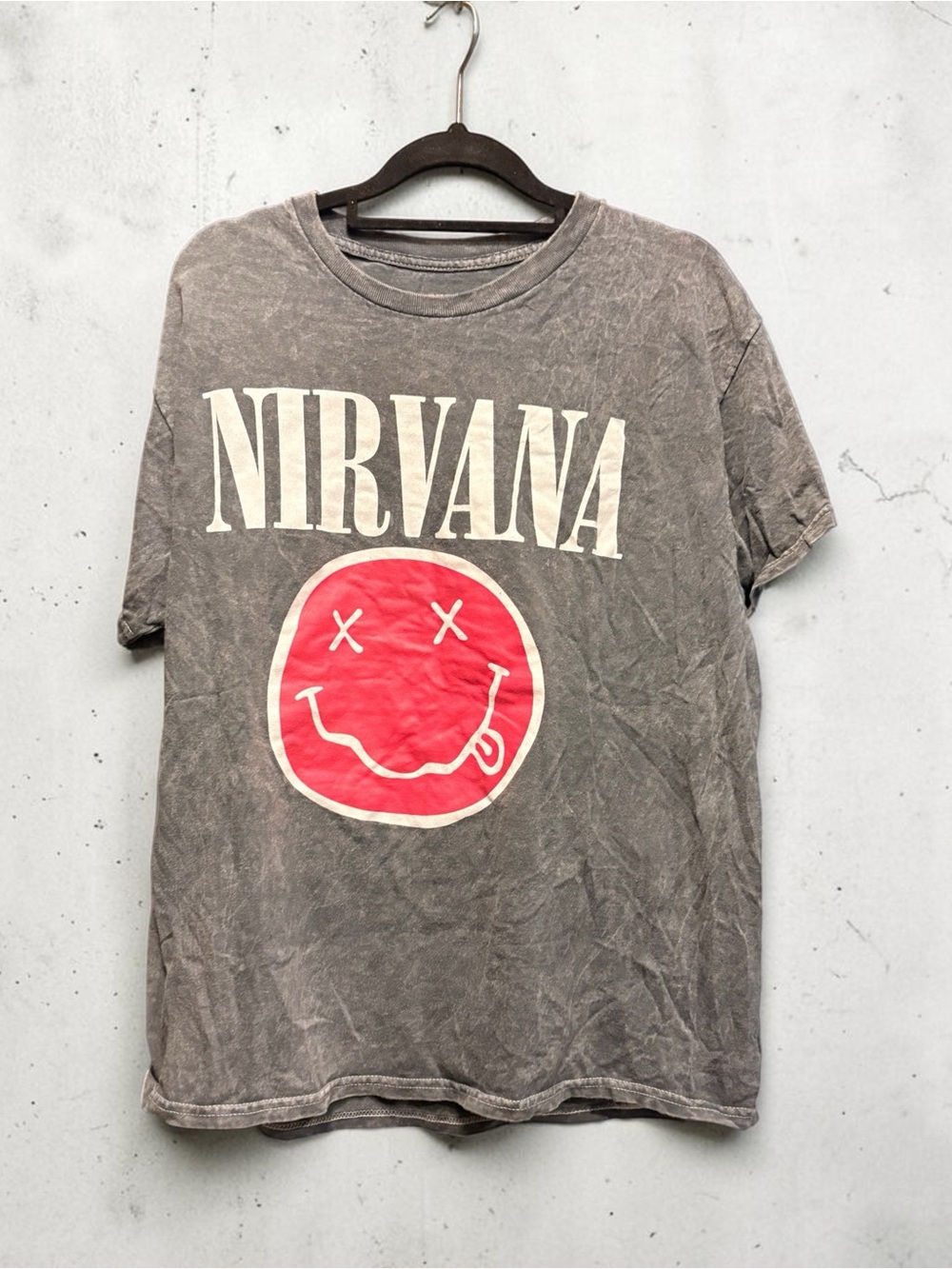 NIRVANA Short-Sleeve Graphic Tee in Washed Gray with Red Logo